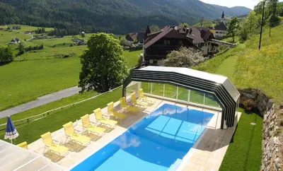 Der Swimmingpool an oder in der Nähe von Hotel Restaurant Stigenwirth