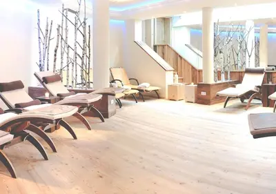 Ein Sitzbereich in der Unterkunft Wellness-Aparthotel Montana
