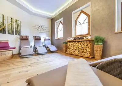 Ein Sitzbereich in der Unterkunft Wellness-Aparthotel Montana
