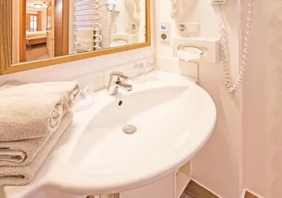 Ein Badezimmer in der Unterkunft Wellness-Aparthotel Montana