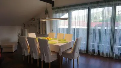 Ein Sitzbereich in der Unterkunft Ferienwohnung Schicker