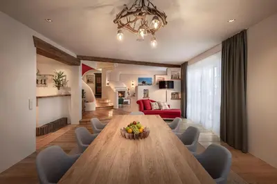 Ein Sitzbereich in der Unterkunft Kesselspitze Hotel & Chalet, Valamar Collection - 4 Star Superior