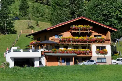 Ein Garten an der Unterkunft Haus Viehhauser
