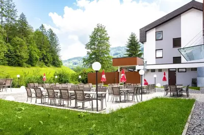 Ein Garten an der Unterkunft Seminar- & Sporthotel Freunde der Natur