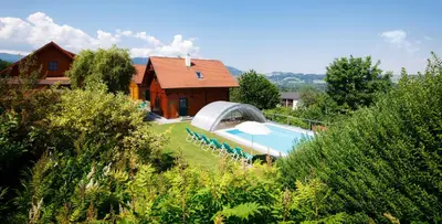 Der Swimmingpool an oder in der Nähe von ÖKO Feriendorf Schlierbach