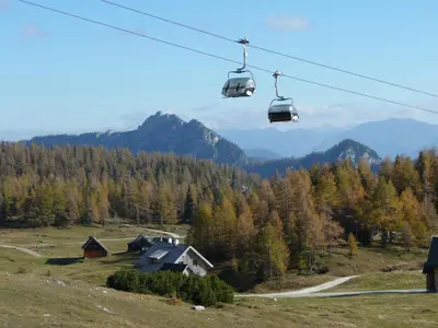 Ein allgemeiner Bergblick oder ein Berglick von der Ferienwohnung aus