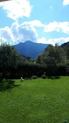 Ein allgemeiner Bergblick oder ein Berglick von der Ferienwohnung aus