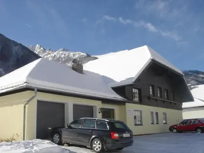 Ein allgemeiner Bergblick oder ein Berglick von des Bed & Breakfasts aus
