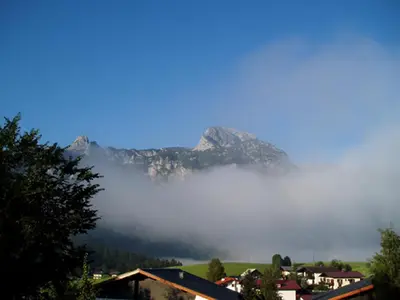 Ein allgemeiner Bergblick oder ein Berglick von der Ferienwohnung aus