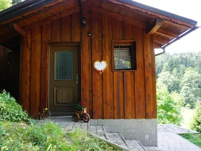 Ein Garten an der Unterkunft Chalet Katrin
