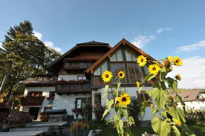 Das Gebäude in dem sich die Pension befindet