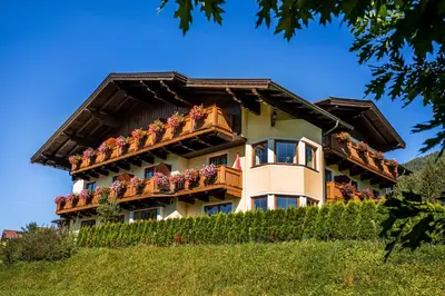 Das Gebäude in dem sich die Pension befindet