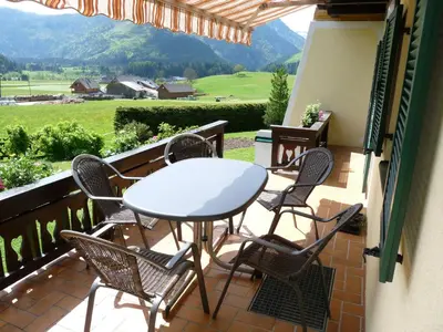Ein allgemeiner Bergblick oder ein Berglick von des Chalets aus