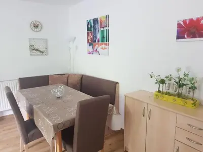 Ein Sitzbereich in der Unterkunft Appartement Mühlebnerhof