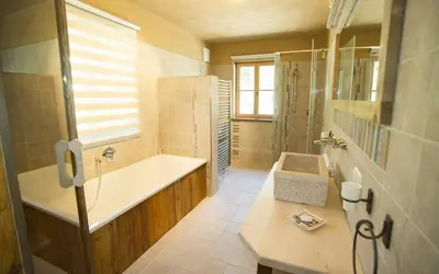 Ein Badezimmer in der Unterkunft Chalet Altaussee
