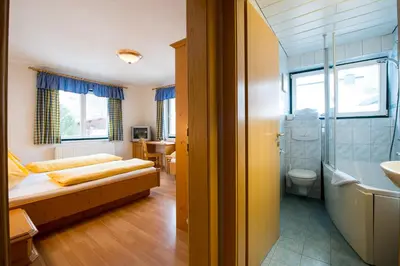 Ein Badezimmer in der Unterkunft Annaberger Musikantenwirt