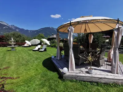 Ein allgemeiner Bergblick oder ein Berglick von der Ferienwohnung aus