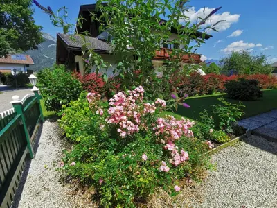 Ein Garten an der Unterkunft Ferienwohnungen Thalmeier