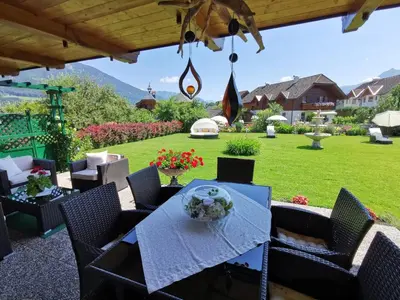 Ein allgemeiner Bergblick oder ein Berglick von der Ferienwohnung aus