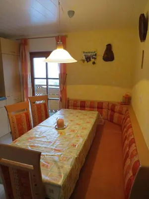 Ein Sitzbereich in der Unterkunft Biohof Haus Wieser