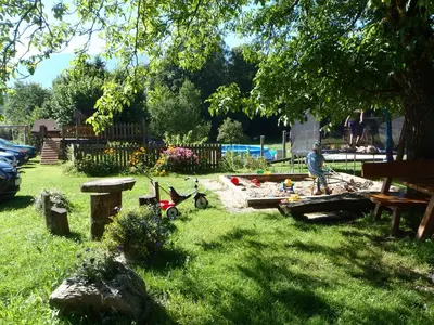 Ein Garten an der Unterkunft Russbachbauer