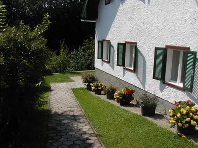 Ein Garten an der Unterkunft Ferienhaus-Loidl