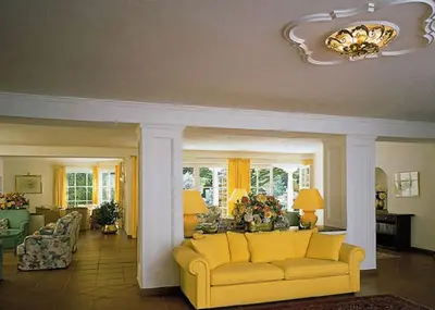 Ein Sitzbereich in der Unterkunft Hotel Seehof