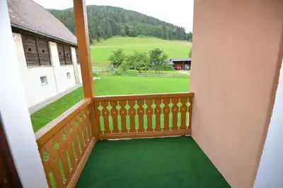 Ein allgemeiner Bergblick oder ein Berglick von der Ferienwohnung aus