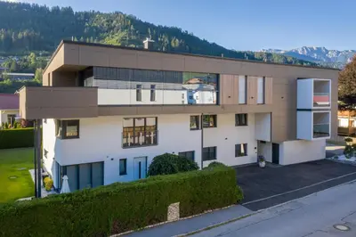 Ein allgemeiner Bergblick oder ein Berglick von der Ferienwohnung aus
