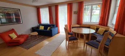 Ein Sitzbereich in der Unterkunft Ferienhaus Pepi