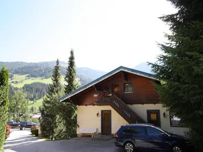 Ein allgemeiner Bergblick oder ein Berglick von der Ferienwohnung aus