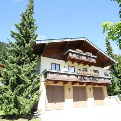 Appealing Apartment in Kleinarl with Ski-Storage