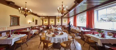 Ein Restaurant oder anderes Speiselokal in der Unterkunft Landgasthof Klausner