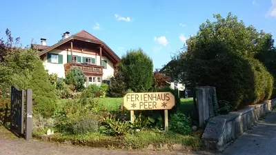 Ein Garten an der Unterkunft Ferienhaus Peer