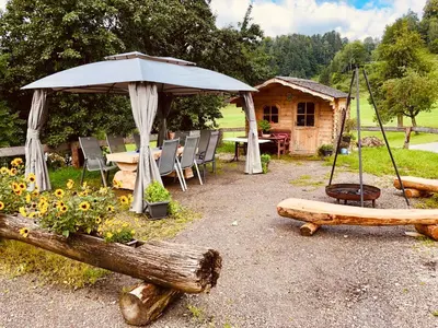 Ein Garten an der Unterkunft Ferienhof Hintergrabenbauer