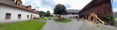 Das Gebäude in dem sich die Ferienwohnung befindet
