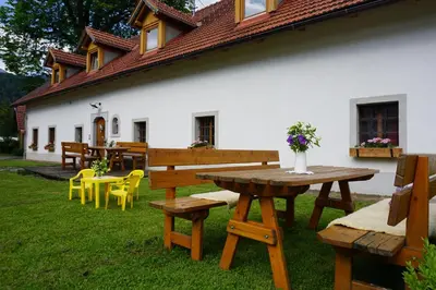Ein Garten an der Unterkunft Ferien am Land - WALDBAUER