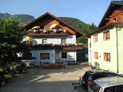 Ein allgemeiner Bergblick oder ein Berglick von der Pension aus