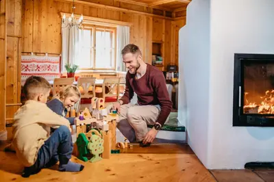 Kinder, die in der Unterkunft Chalet mySchlössl übernachten