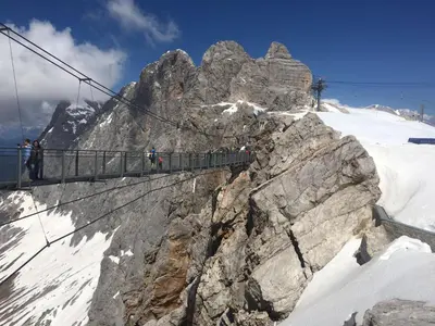 Ein allgemeiner Bergblick oder ein Berglick von der Pension aus