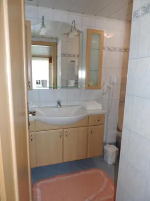 Ein Badezimmer in der Unterkunft Haus Regina