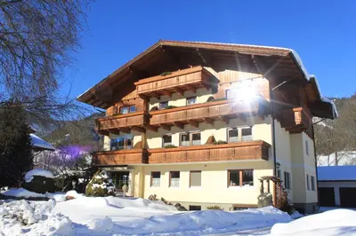 Das Gebäude in dem sich die Pension befindet
