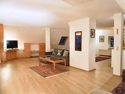 TV/Unterhaltungsangebot in der Unterkunft Altstadt Maisonette Gmunden DG mit Balkon und Seeblick
