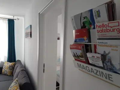 Ein Sitzbereich in der Unterkunft Riverside Ski Apartment