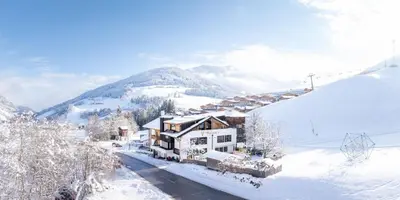 Ein allgemeiner Bergblick oder ein Berglick von des Hotels aus