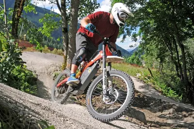 Radfahren an der Unterkunft Erlys Cityhotel oder in der Nähe