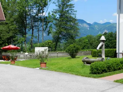 Ein allgemeiner Bergblick oder ein Berglick von der Pension aus