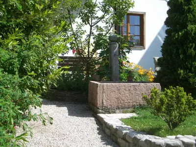 Ein Garten an der Unterkunft Sonnwirtstöckl am See