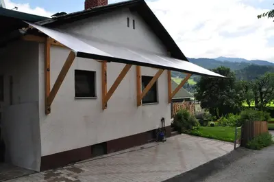 Ein allgemeiner Bergblick oder ein Berglick von der Ferienwohnung aus