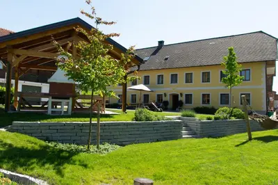 Ein Garten an der Unterkunft Kinderbauernhof Salmanner